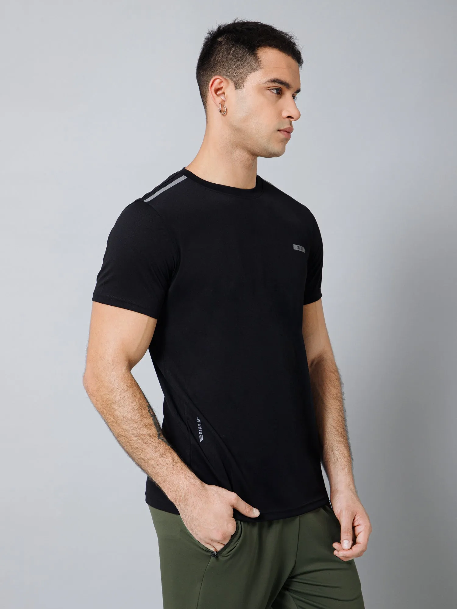 Regular Fit Solid Round Neck Half Sleeve Black Active Wear T-Shirt for Men