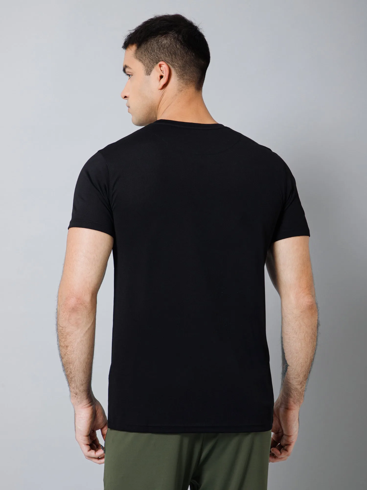 Regular Fit Solid Round Neck Half Sleeve Black Active Wear T-Shirt for Men