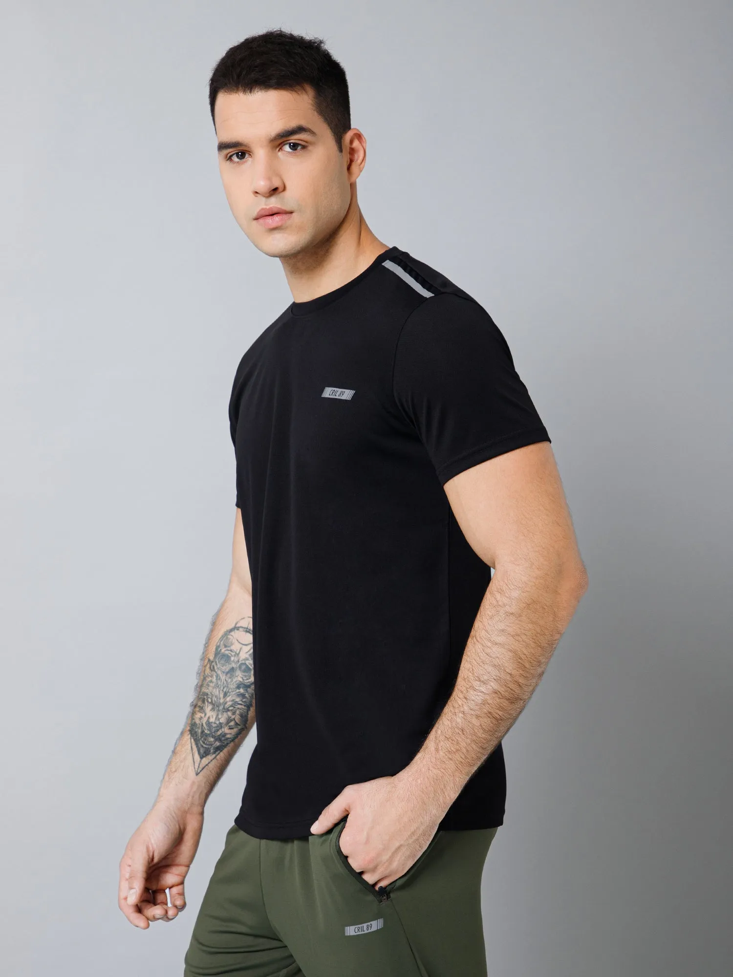 Regular Fit Solid Round Neck Half Sleeve Black Active Wear T-Shirt for Men